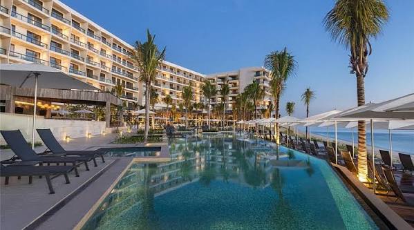 Private transfer to Hilton Cancun, an All-Inclusive Resort from Cancun Airport